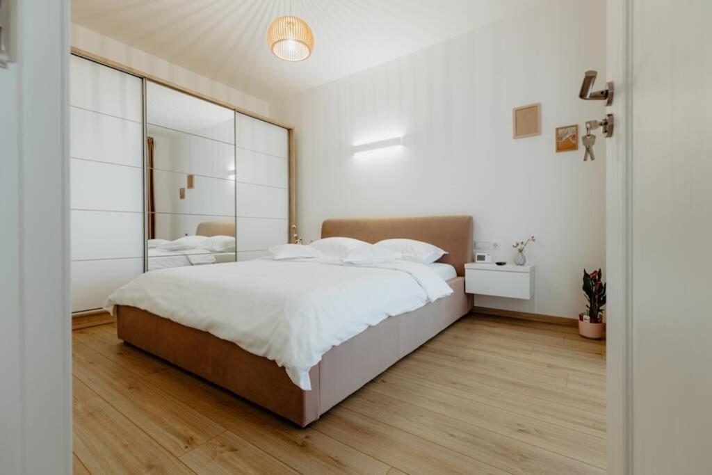 Nest Inn Oasis Residence Baia Mare Exterior photo