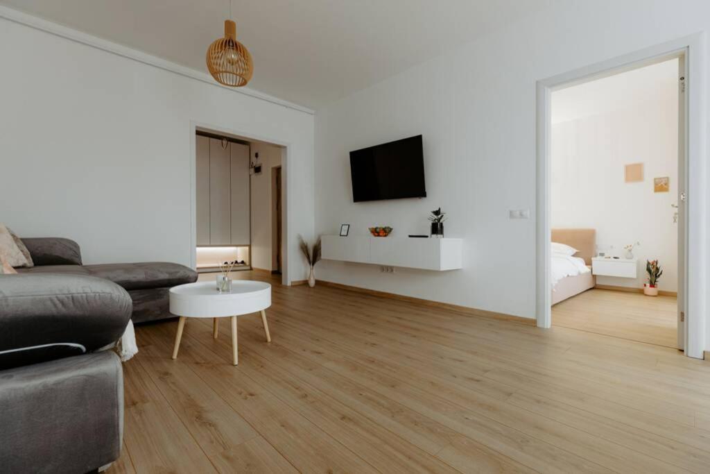 Nest Inn Oasis Residence Baia Mare Exterior photo